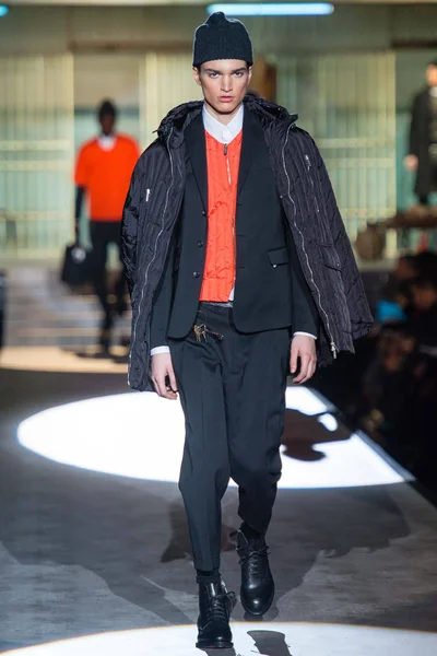 Look 2